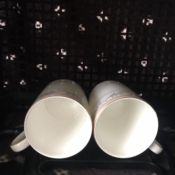 Christopher Stewart Spring Crest Coffee Mugs - Picture 2 of 4